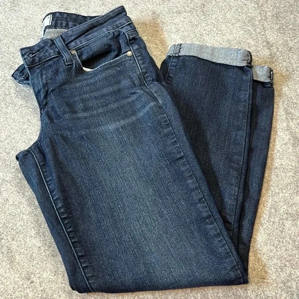 PAIGE Kyle Crop, Dark Wash. Size 26.